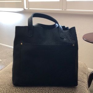 New in box Portland Leather Goods Medium Crossbody bag, Pebbled Black